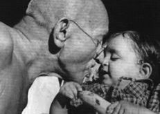 Nasce Mahatma Gandhi