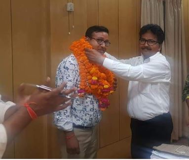 Photo of मिनिस्टीरियल सर्विस एसोसिएशन के अध्यक्ष बने संजय सिंह, सुमित चौरसिया निर्विरोध चुने गए महामंत्री