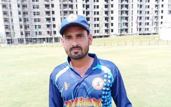 Photo of हरीश चंद्र गोयल क्रिकेट : डिवाइन अकादमी की जीत में गुफरान चमके