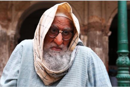 Photo of लखनऊ में ‘गुलाबो सिताबो’ से सेट से लीक हुई तस्वीरों ने बढाई मेकर्स की टेंशन