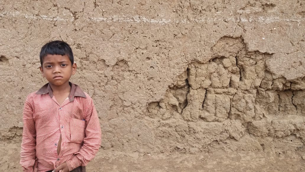 Photo of अदालत जैसे बच्चो को स्कूल पहुंचा रही है ये “नई पहल”