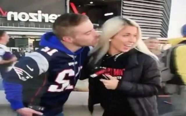 Photo of Video : LIVE रिपोर्टिंग के दौरान ये शख्स महिला रिपोर्टर के साथ ये क्या कर बैठा