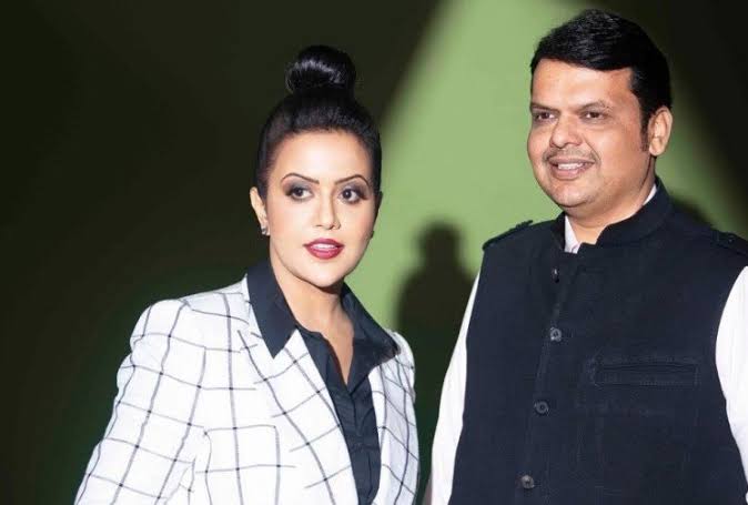 Photo of प्रियंका ने देवेन्द्र फडणवीस की पत्नी को क्या कहा