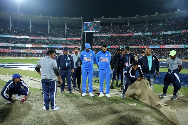 Photo of खराब व्यवस्था की भेंट चढ़ा मैच, सवालों के घेरे में BCCI