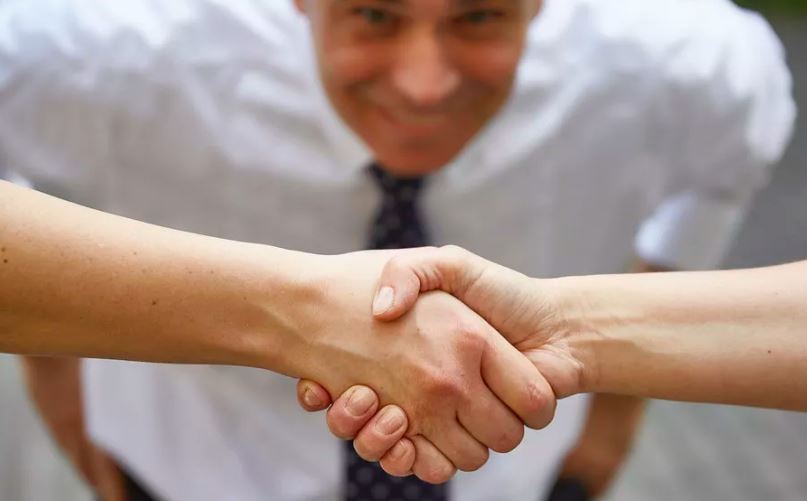 Photo of कोई हाथ भी न मिलाएगा जो गले मिलोगे तपाक से..!