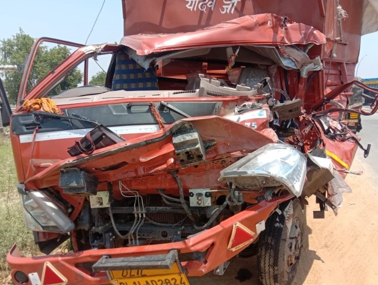 Photo of खड़ी बसों पर चल रही सियासत उधर फिर हुई सड़क दुर्घटना