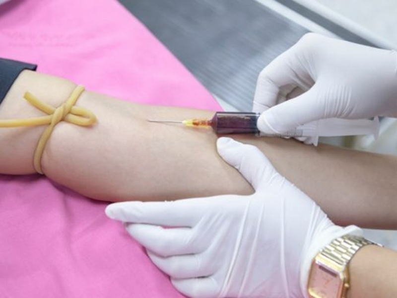 Photo of प्लाज्मा थैरेपी के क्लीनिकल टेस्ट की दिल्ली को इजाज़त नहीं