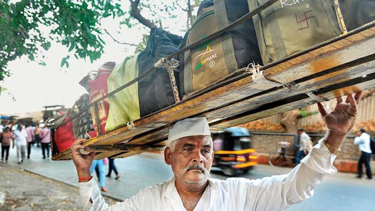 Photo of कोरोना इम्पैक्ट : लाखों का पेट भरने वालों पर रोजी-रोटी का संकट