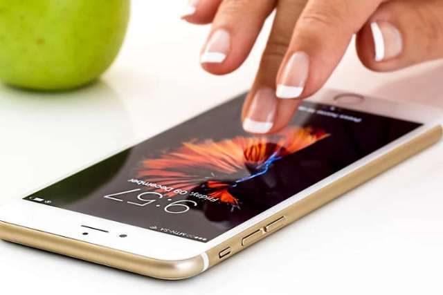 Photo of मोबाइल रिचार्ज पर फिर महंगाई की मार! 2026 में Jio-Airtel-Vi के प्लान 20% तक होंगे महंगे