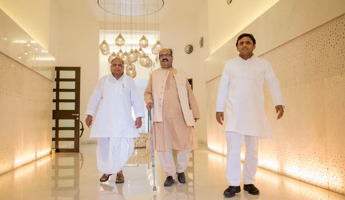 Photo of कैसे नजदीक आए अमर-मुलायम