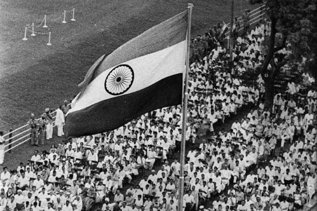 आजादी मिलने के 73 वर्ष के भीतर ही स्वतंत्रता आंदोलन के मूल्यों की बात करना कैसे राष्ट्रद्रोह हो गया ?
