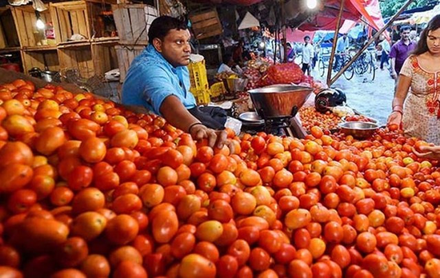 Photo of लखनऊ में आज इन 8 जगहों पर मिलेगा 70 रुपए किलो टमाटर