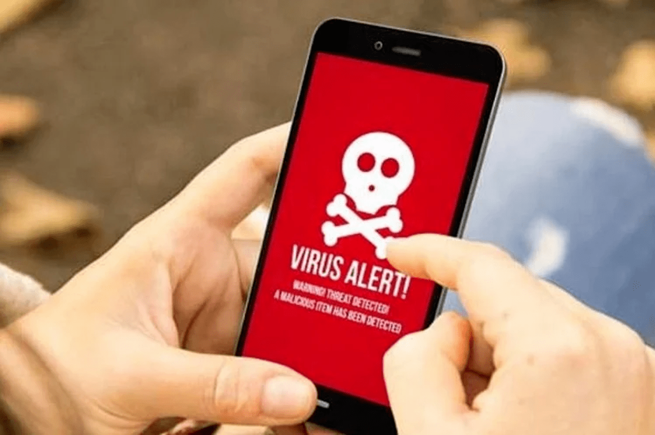 Photo of इस कंपनी ने 2 करोड़ मोबाइल में वायरस डाल करोड़ों कमाए