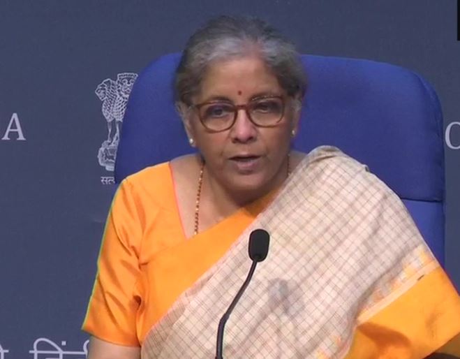 Photo of केंद्र सरकार ने दिया दिवाली तोहफा, जानिए किसको क्या मिला