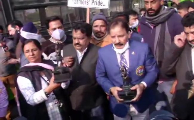 Photo of किसान आंदोलन : खिलाड़ियों के इस कदम से आंदोलन को मिल रही है नई जान