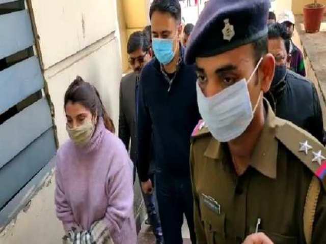 Photo of रिम्स में लालू से लिपटकर खूब रोईं उनकी बेटी चंदा