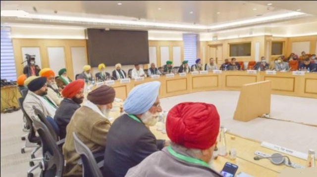 Photo of आठवें दौर की तल्ख़ बातचीत के बाद किसान और सरकार बगैर खाना खाए वापस लौटे