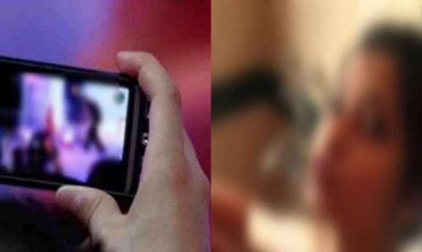 Photo of चोरी से बनाने लगा WIFE का अश्लील VIDEO और फिर एक दिन…