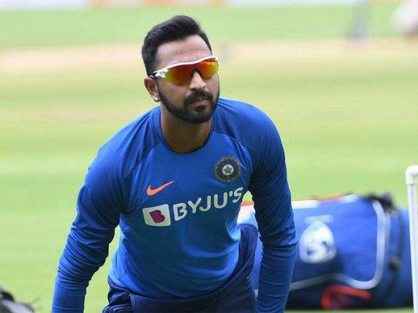 Photo of Ind vs SL : क्रुणाल पंड्या कोरोना पॉजिटिव, TEAM INDIA आइसोलेशन में