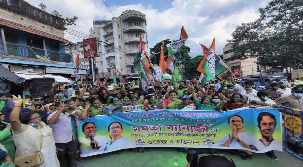 Photo of Bhabanipur : ममता के आगे नहीं टिक सकी BJP की प्रियंका, भारी मतों से जीतीं दीदी