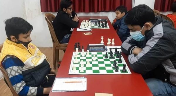 Photo of जूनियर चेस चैंपियनशिप : मेधांश ने अथर्व रस्तोगी को 41 चालों में किया पराजित