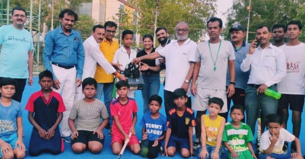 Photo of ऐसे मना कानपुर हॉकी का ‘फादर्स डे’