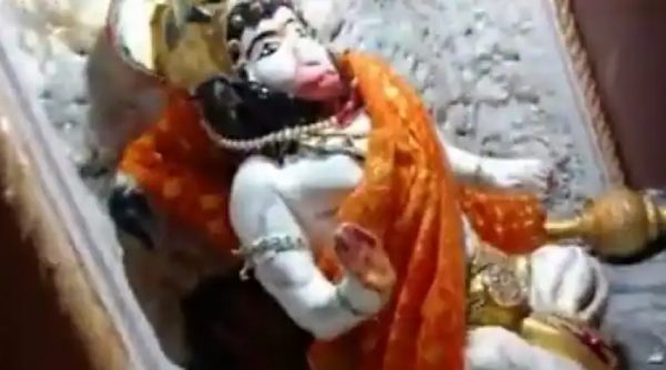 Photo of PAK में हिंदू मंदिर पर हमला, उपद्रवियों ने तोड़ीं मूर्तियां