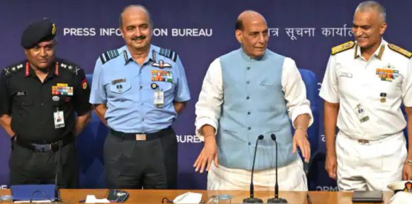 Photo of Agnipath Scheme: सरकार का बड़ा एलान-भर्ती की ऐज लिमिट में छूट देने का फैसला किया है