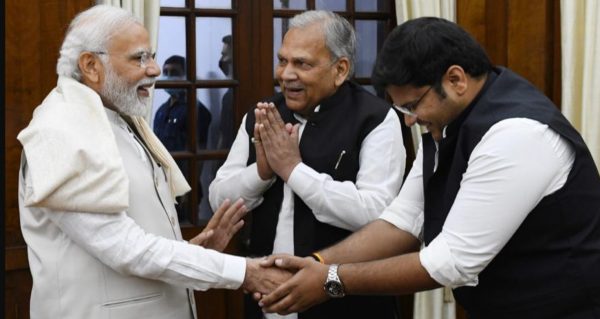 Photo of अखिलेश से यादव वोटरों को छीनने की बिसात बिछा रहे हैं मोदी