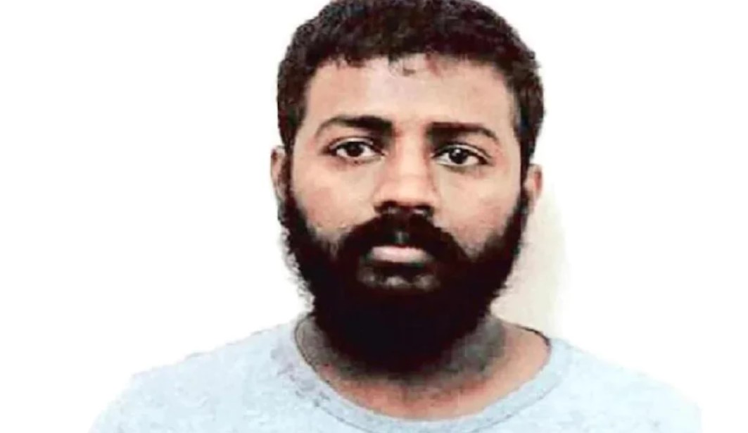 Photo of ये अफसर लेते थे महाठग सुकेश से डेढ़ करोड़ रुपये महीना, देखें -82 अफसरों की लिस्ट