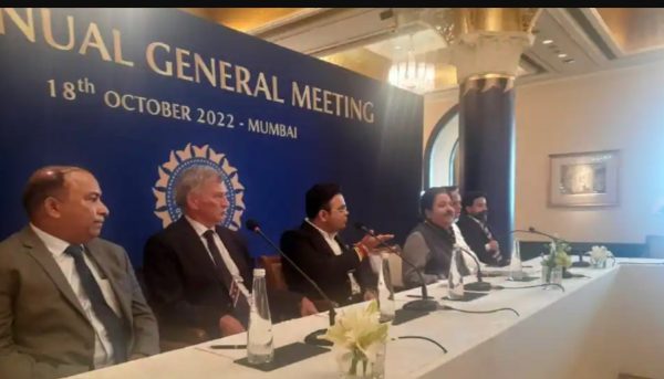 Photo of BCCI ऑफिस में चोरी, लाखों की IPL जर्सी गायब… अंदर का ही निकला चोर!