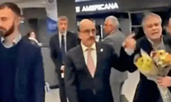 Photo of Video : तुम झूठे हो,चोर हो…US में कुछ यूं हुआ PAK का ‘स्वागत’…खूब हुआ हंगामा