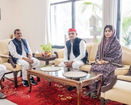 मैनपुरी में डिंपल को मिला चाचा शिवपाल का साथ!