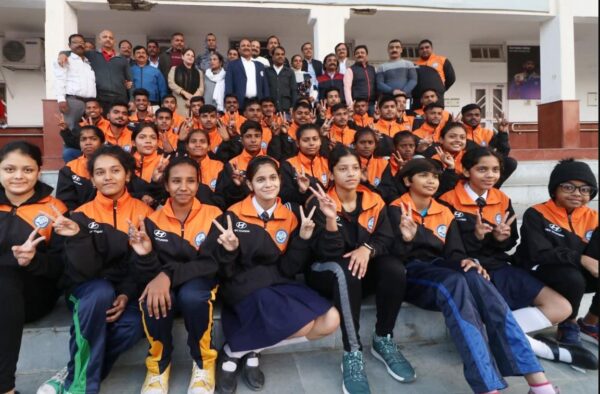 Photo of UP की फिन स्वीमिंग टीम द्वितीय राष्ट्रीय फिन स्वीमिंग चैंपियनशिप में करेगी प्रतिभाग