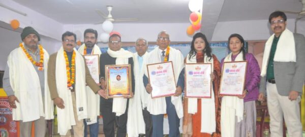 Photo of चोरों की जब पैरवी करने लगें दलाल तब होती है देश में, प्रतिभा रोज हलाल…