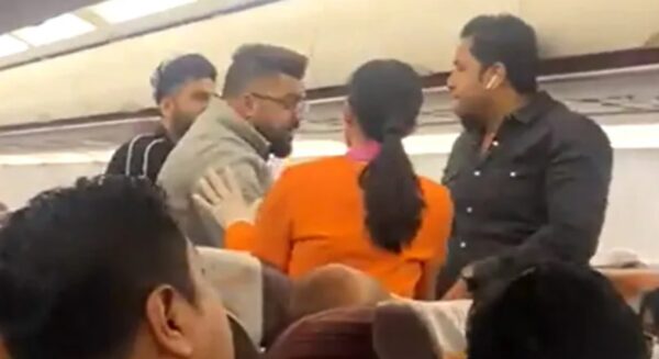 Photo of VIDEO: बैंकाक से भारत आ रही फ्लाइट में जमकर मारपीट