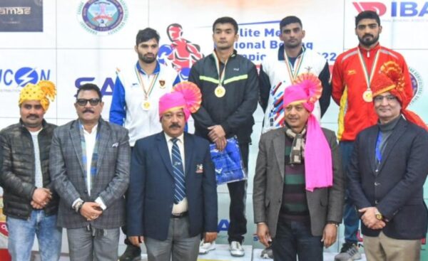 Photo of राष्ट्रीय मुक्केबाजी : शिवा थापा, हुसामुद्दीन ने जीता GOLD