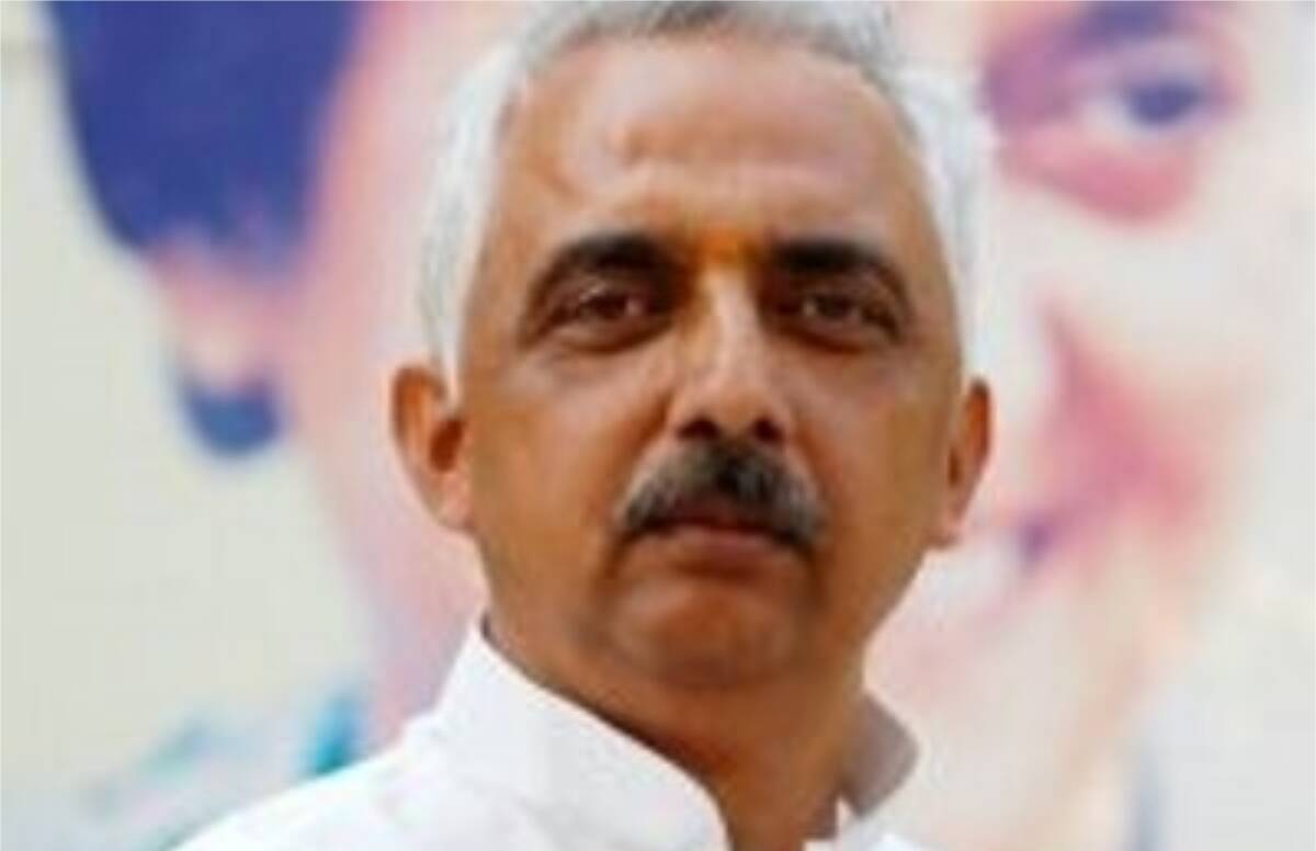 Photo of पीएम पर भड़के कांग्रेस प्रवक्ता, कहां ‘फोटो फ्रेम में तो किसी को आने नहीं देते और…