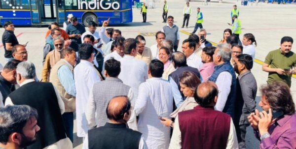 Photo of कांग्रेस प्रवक्ता पवन खेड़ा को एयरपोर्ट पर क्यों किया गया गिरफ्तार?