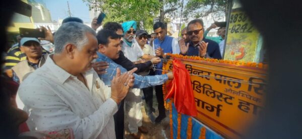 Photo of अब इस दिग्गज हॉकी खिलाड़ी के नाम से जानी जाएगी अलीगंज सेक्टर जी की सड़क