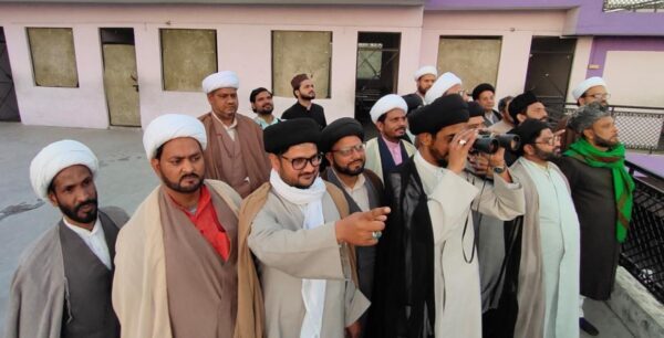 Photo of भारत में नहीं दिखा चांद, कल नहीं शुक्रवार को रखा जाएगा पहला रोजा