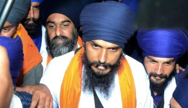 Photo of पहले कहा गया-अमृतपाल गिरफ्तार लेकिन अब भी है फरार