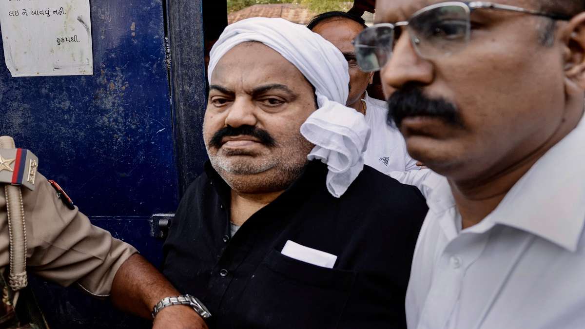 Photo of अतीक के गुनाहों का फैसला आज, 11 बजे तक कोर्ट पहुंचेंगे दोनों भाई