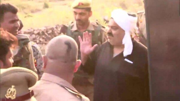 Photo of Video: अतीक अहमद की UP में ENTRY, हर कदम पर पुलिस ही पुलिस