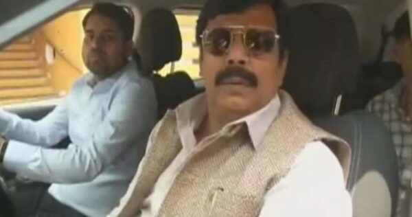 Photo of पूर्व सांसद आनंद मोहन 14 साल बाद हुए जेल से रिहा