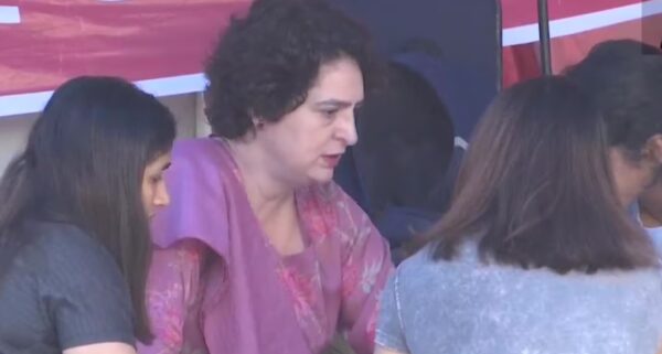 Photo of पहलवानों से मिलने पहुंची प्रियंका, पूछा सवाल-बृजभूषण को क्यों बचाया जा रहा है?