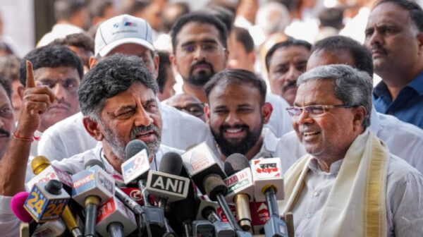 Photo of कर्नाटक : डीके शिवकुमार या सिद्दारमैया, किस पर कांग्रेस लगाएगी दांव