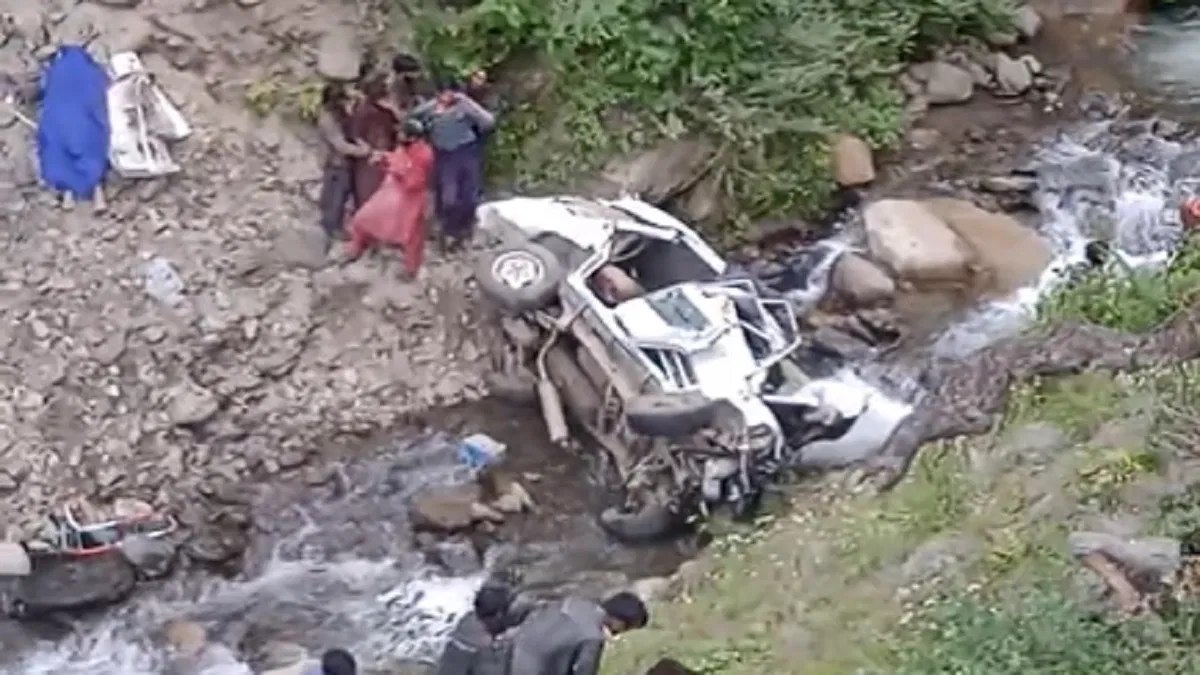 जम्मू-कश्मीर में बड़ा हादसा, किश्तवाड़ के पास खाई में गिरी गाड़ी, 7 की मौत