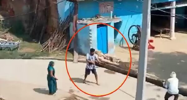 Photo of देखें-खूनी संघर्ष का ये Video: एक ही परिवार के 6 लोगों की दिनदहाड़े गोली मारकर हत्या