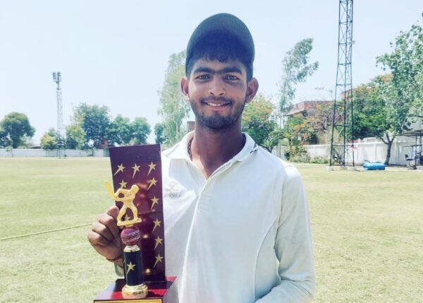 Photo of गुरु गोविंद सिंह स्पोर्ट्स कॉलेज लखनऊ की जीत में कुशाग्र सिंह ने दिखाया कमाल